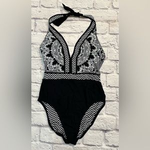 NWT Red Carter One Piece Swimsuit ~ Black & White ~ Size Medium